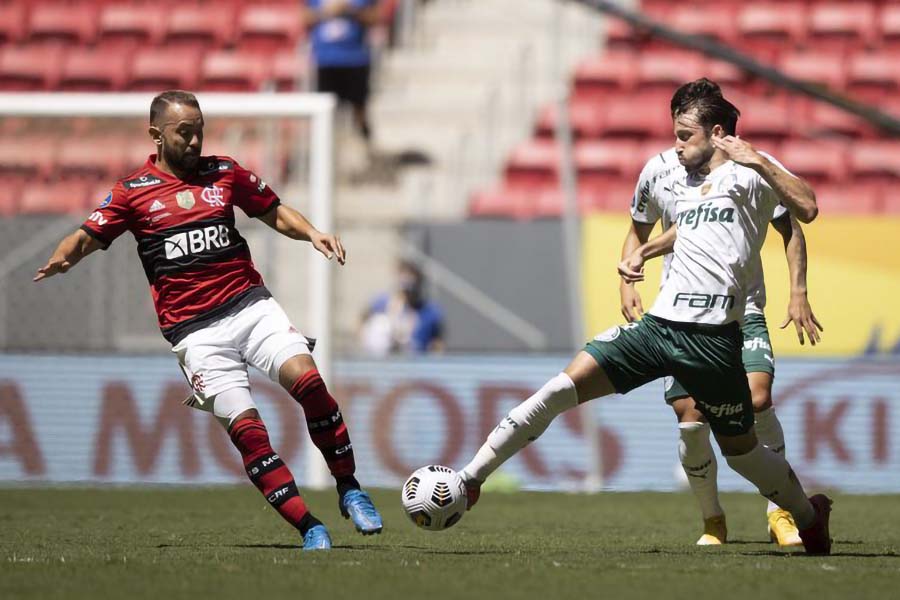 Flamengo e Palmeiras ficaram no empate em 2 a 2 no tempo normal de jogo (Lucas Figueiredo / CBF)